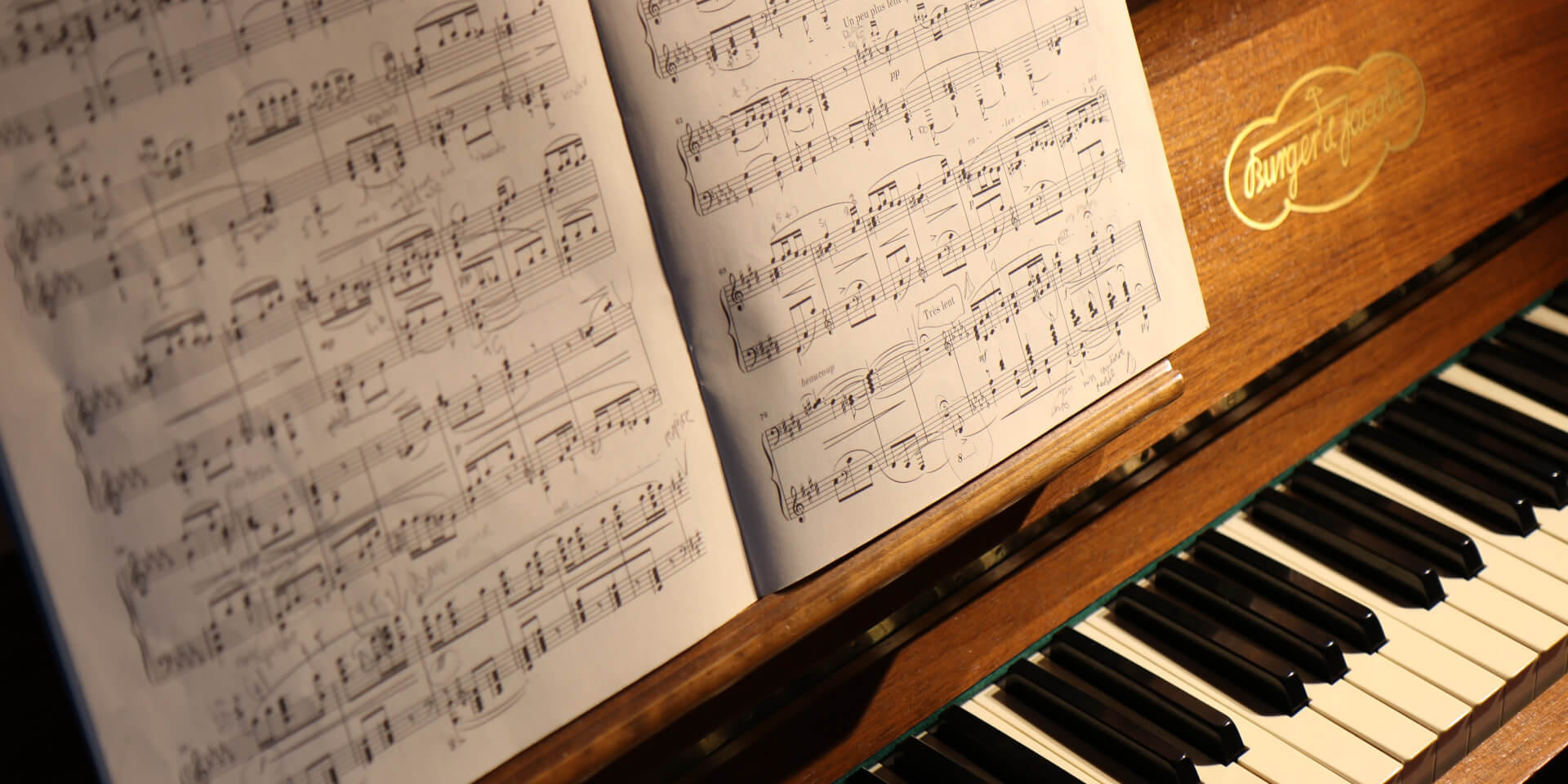 home-piano-tutor-program-bg